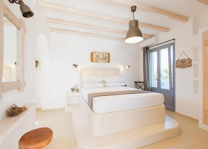 Ampelos アパートホテル 3*